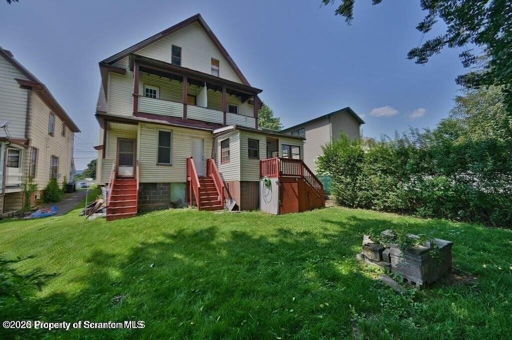 1416 Capouse Ave - Photo 3 of 38