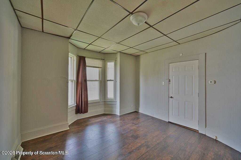 1416 Capouse Ave - Photo 6 of 38