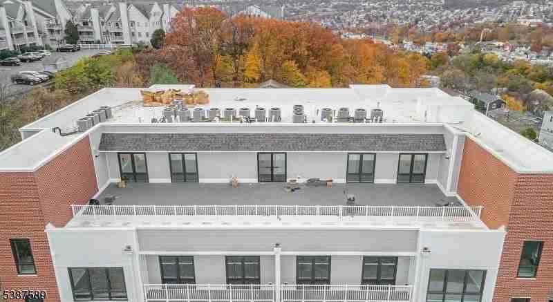 318 Dixon Ave #403 - Photo 4 of 5