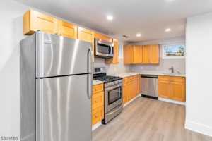 featured image of 140 Washington St #1