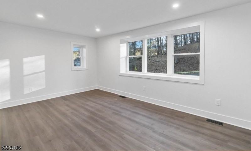 140 Washington St #1 - Photo 6 of 10