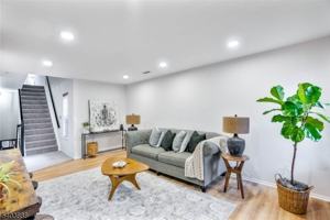 featured image of 8 Springholm Dr