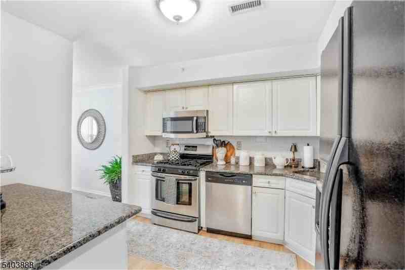 8 Springholm Dr - Photo 6 of 19