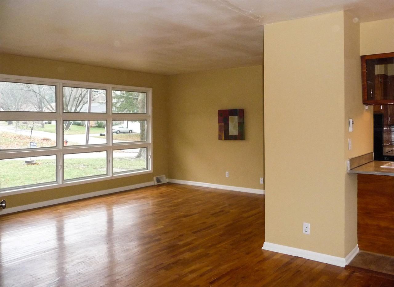 43 Maple Dr #1 - Photo 3 of 10