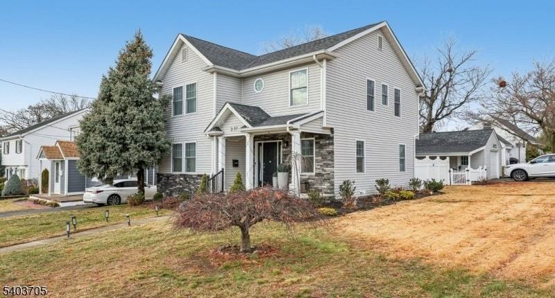 3-15 Lyons Ave - Photo 2 of 20