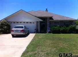 featured image of 211 Ash Dr