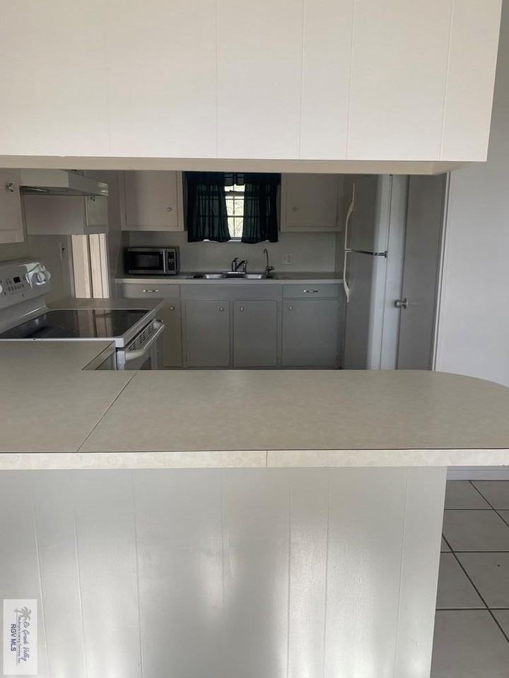 23627 Pennsylvania Ave - Photo 3 of 9