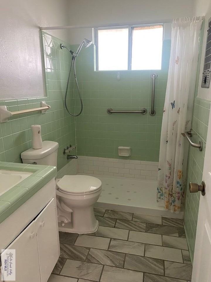 23627 Pennsylvania Ave - Photo 4 of 9