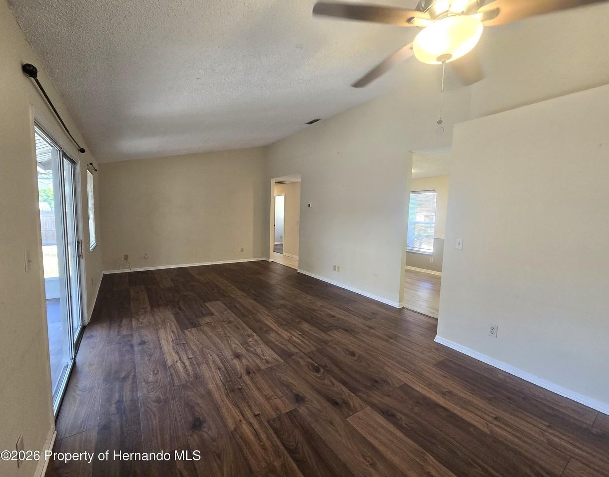 13436 White Plains St - Photo 7 of 17