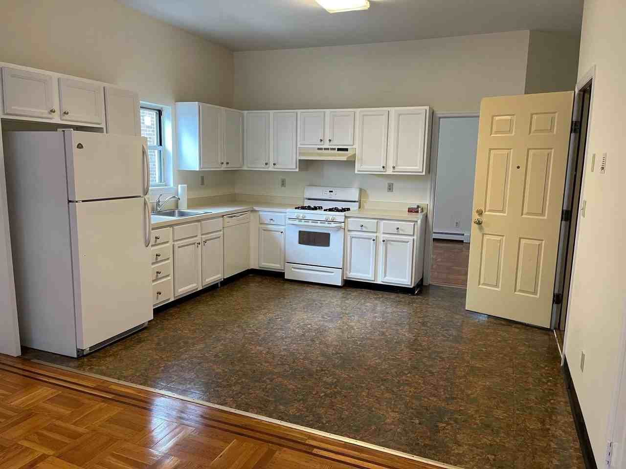 55 Bonn Pl #2 - Photo 5 of 9