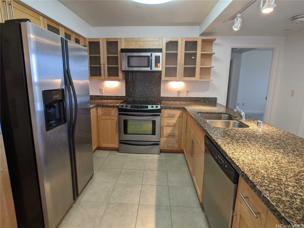 600 Queen St Apt 1505 #1505 - Photo 2 of 11