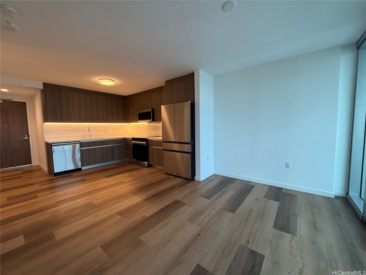 1500 Rycroft St Apt 3605r #3605R - Photo 3 of 20