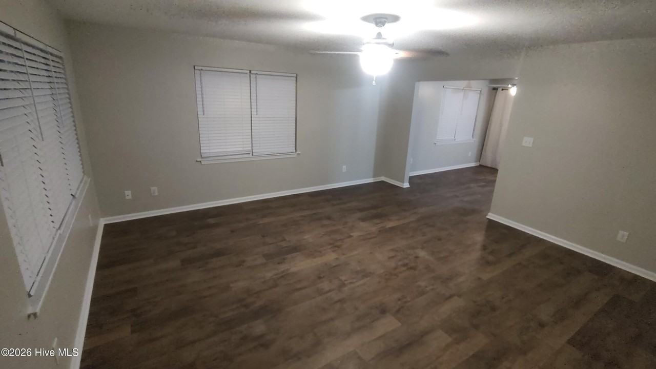 90 Century Ct - Photo 3 of 21