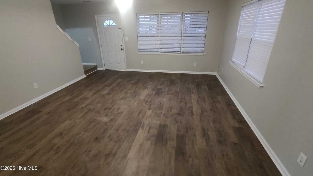 90 Century Ct - Photo 6 of 21