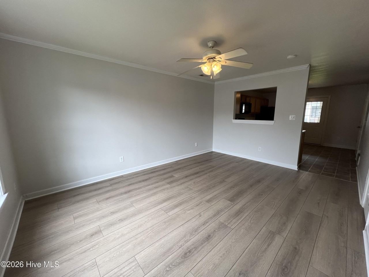 503 Springwood Dr - Photo 3 of 7