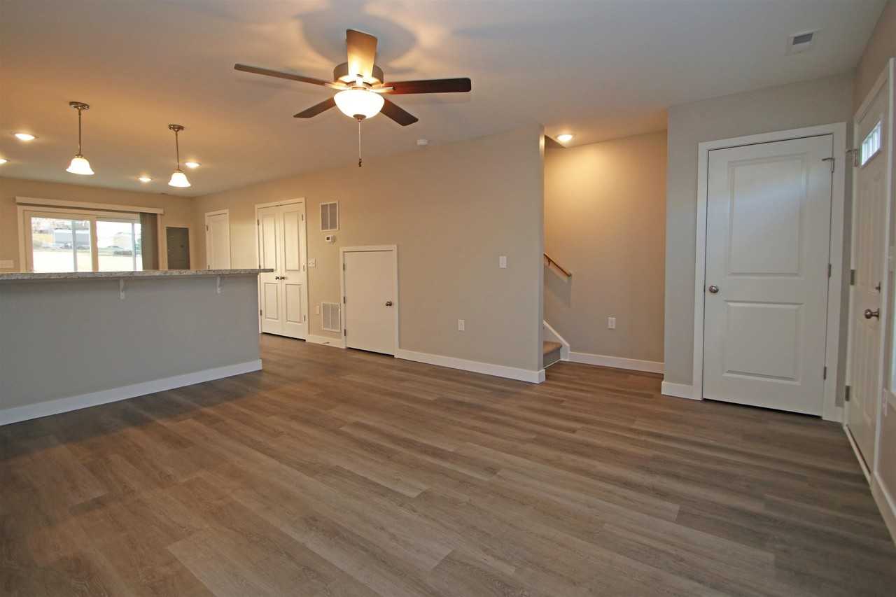 1313 Luke Ln - Photo 3 of 19