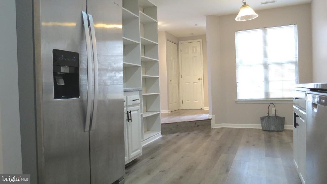 16202 Ellipse Ter - Photo 5 of 34