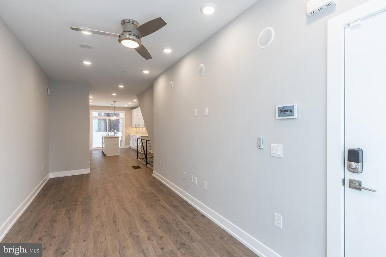 137 W Huntingdon St - Photo 7 of 31