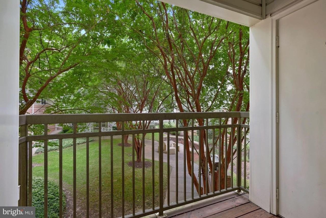 9490 Virginia Center Blvd - Photo 3 of 32