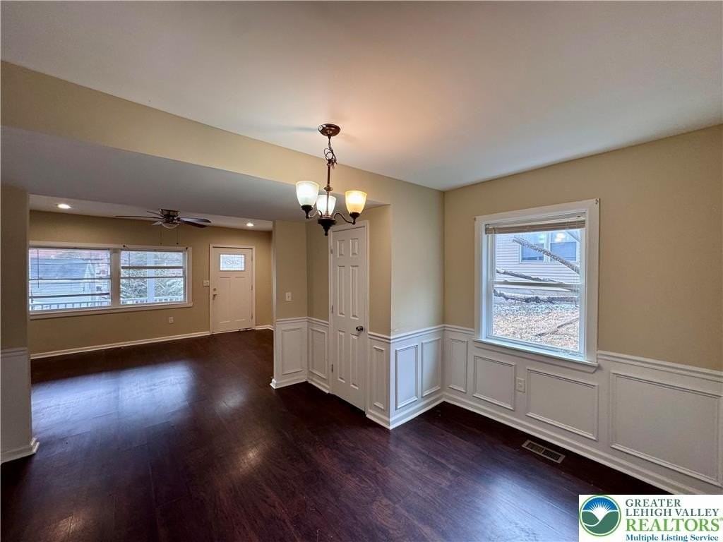 207 Spring St - Photo 6 of 26