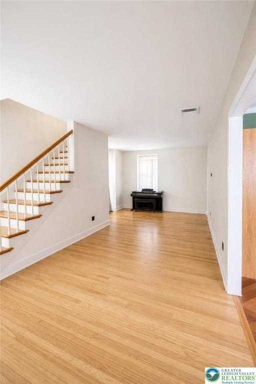 10637 Schantz Rd - Photo 5 of 19