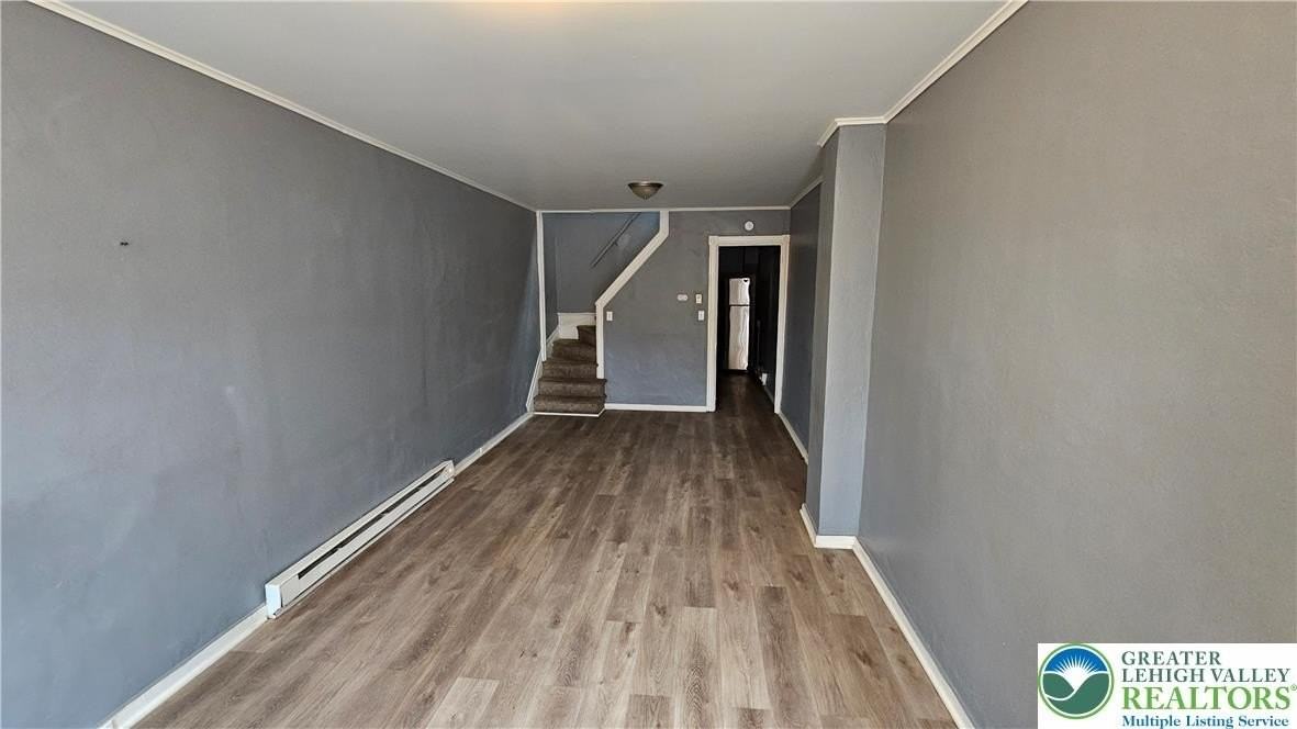 509 1/2 N Railroad St - Photo 2 of 18