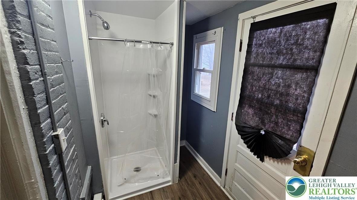 509 1/2 N Railroad St - Photo 7 of 18