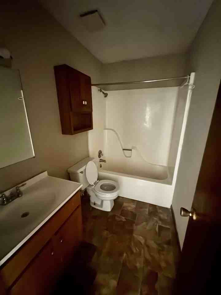 112 Halliburton St - Photo 4 of 5