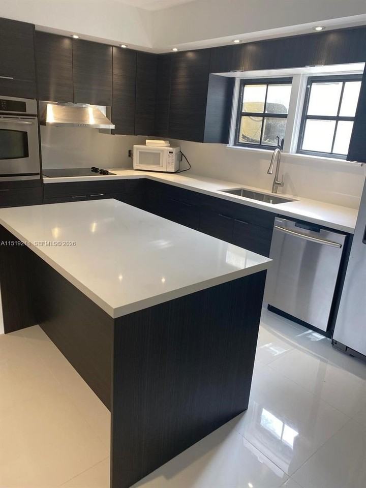 8900 Ne 1st Ave #1 - Photo 4 of 42