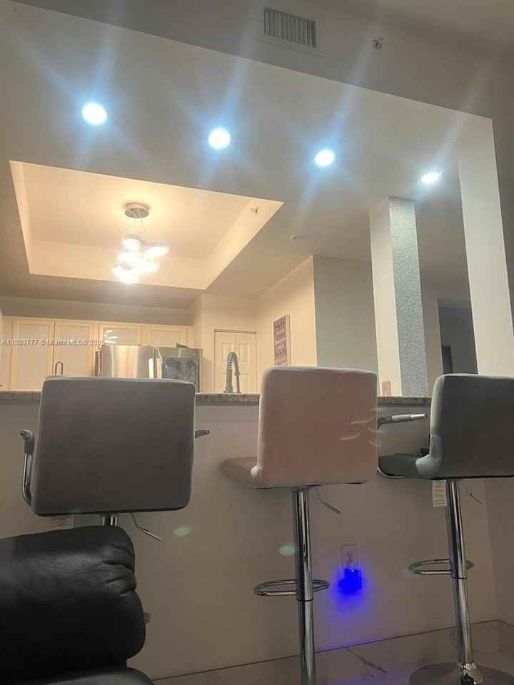 11501 Nw 89th St #102 - Photo 3 of 29