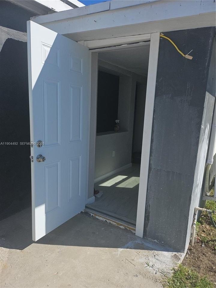 528 Nw 10th St #A - Photo 5 of 5