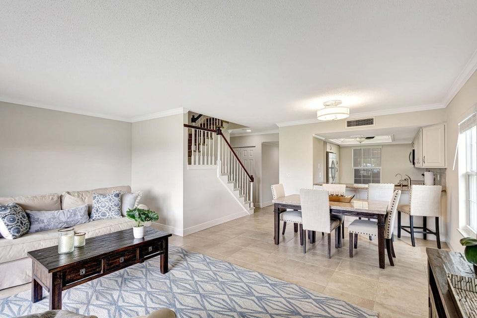 18350 Southeast Wood Haven Lane - Photo 6 of 8