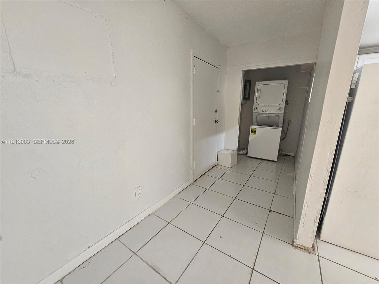 1727 Fletcher St #1 - Photo 3 of 9