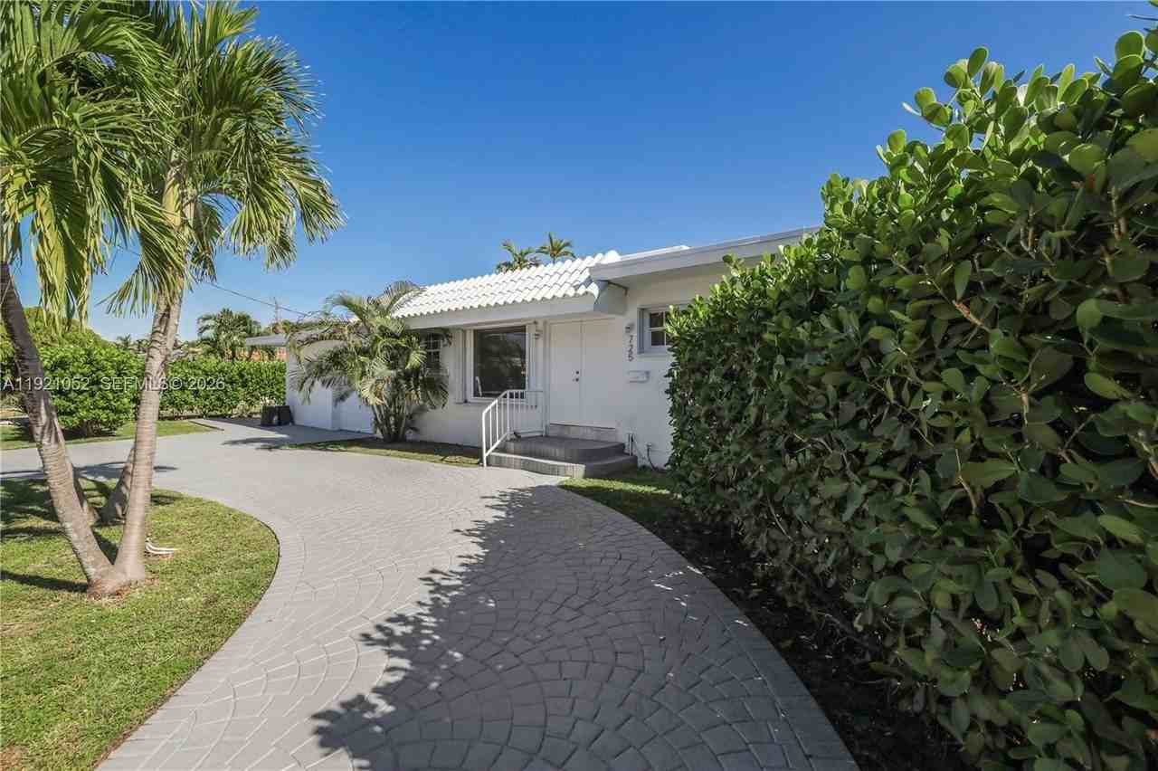 725 91st St - Photo 2 of 32