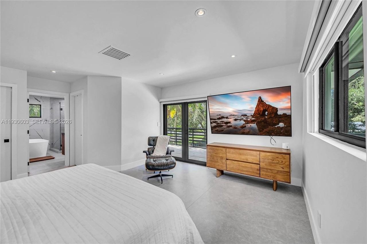 11340 Sw 74th Ct - Photo 4 of 50