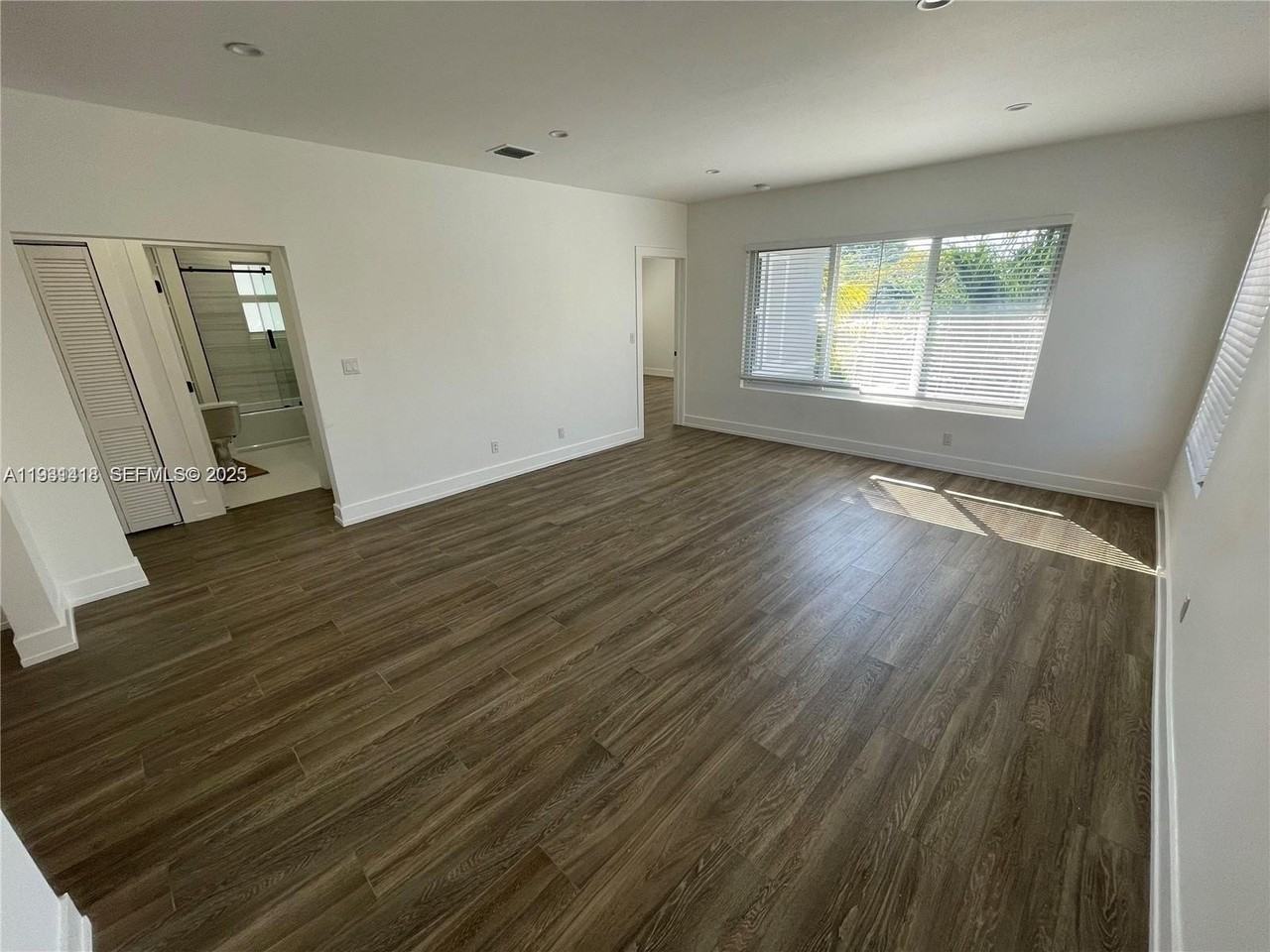 1051 Sw 8th Ave #1051 - Photo 5 of 15