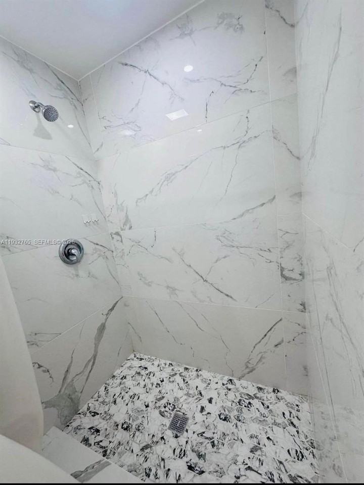 1023 Nw 3rd Ave #0 - Photo 2 of 11