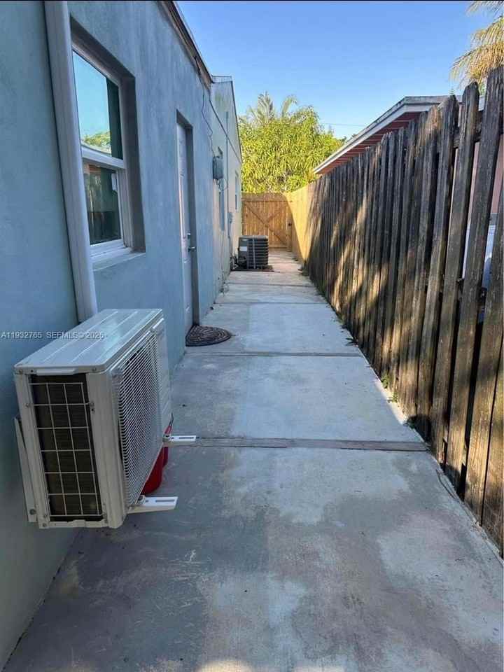 1023 Nw 3rd Ave #0 - Photo 3 of 11