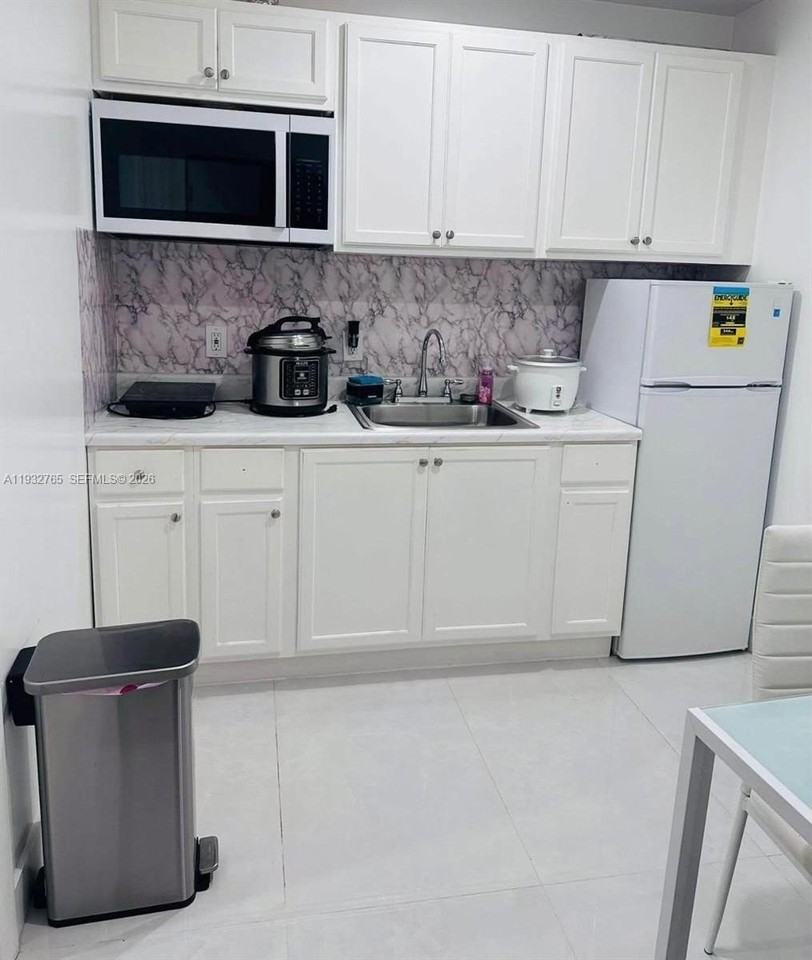 1023 Nw 3rd Ave #0 - Photo 5 of 11