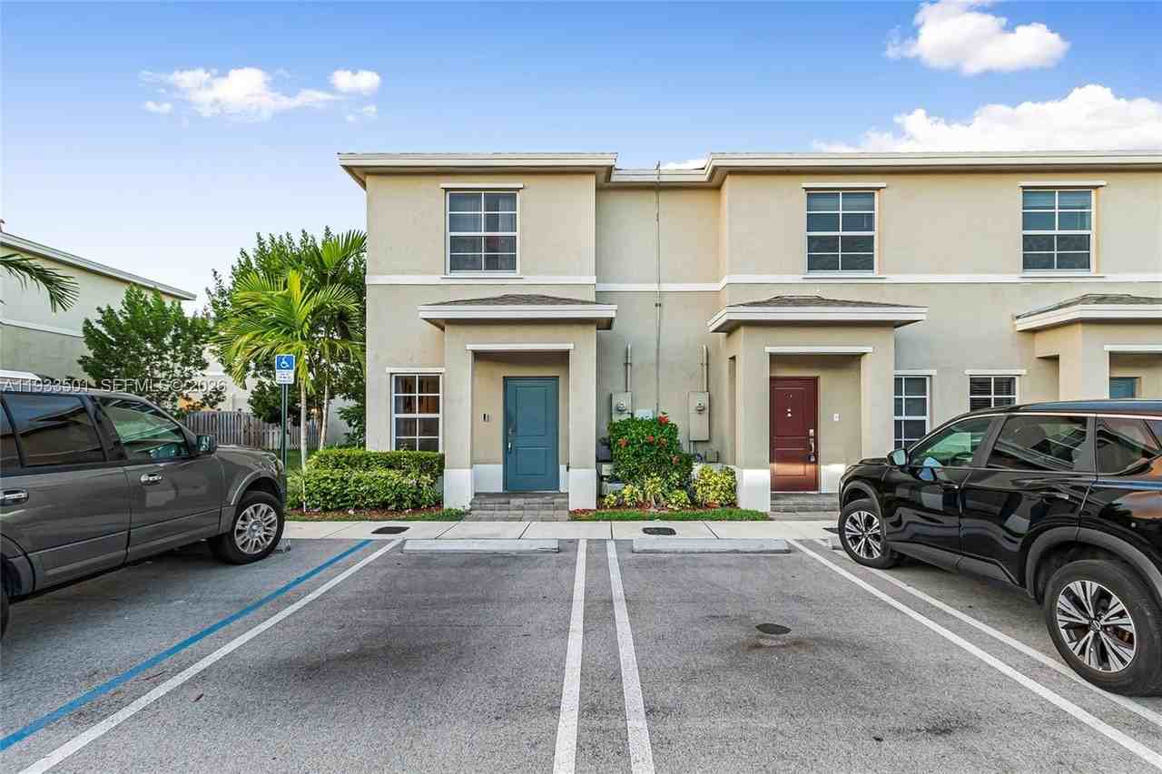 476 Ne 5th St #0 - Photo 2 of 23