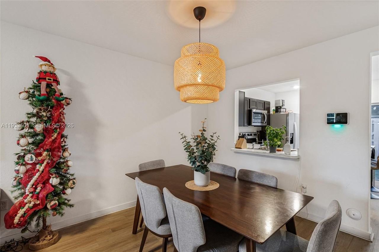 476 Ne 5th St #0 - Photo 5 of 23