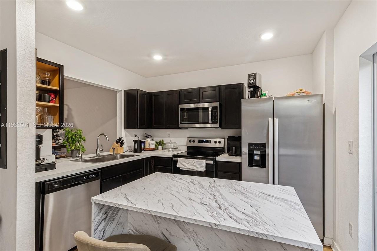 476 Ne 5th St #0 - Photo 7 of 23