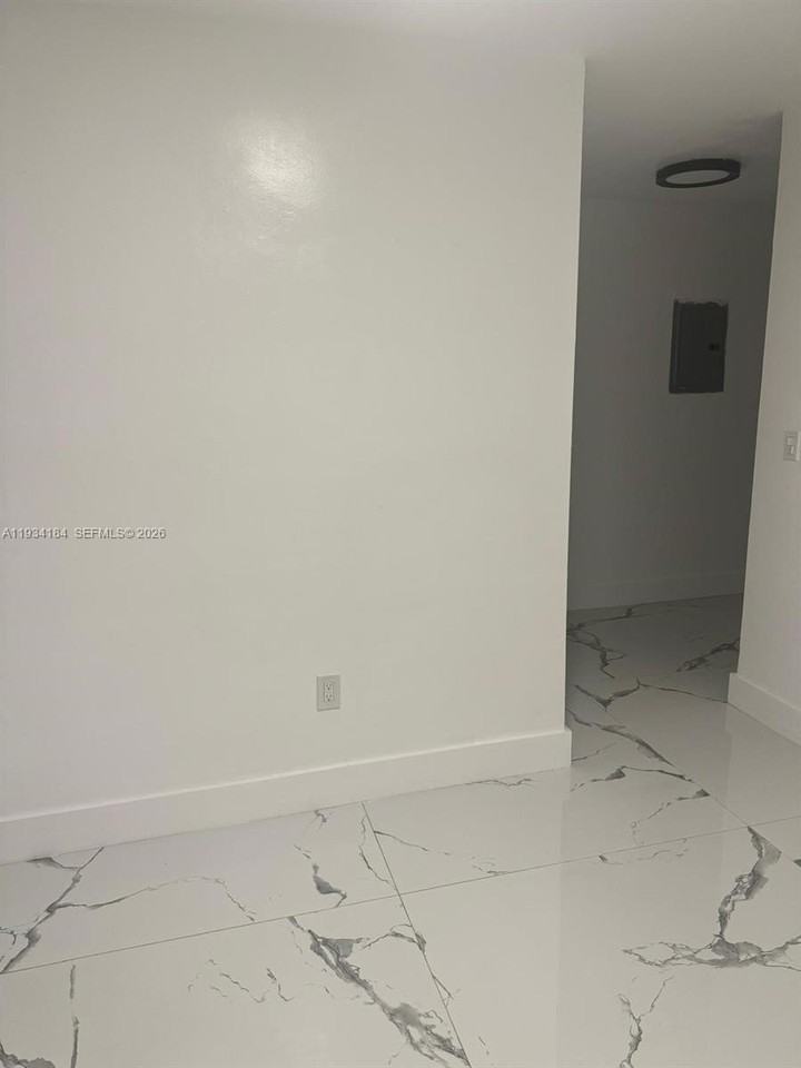 20011 Sw 111th Ave #20011 - Photo 2 of 16