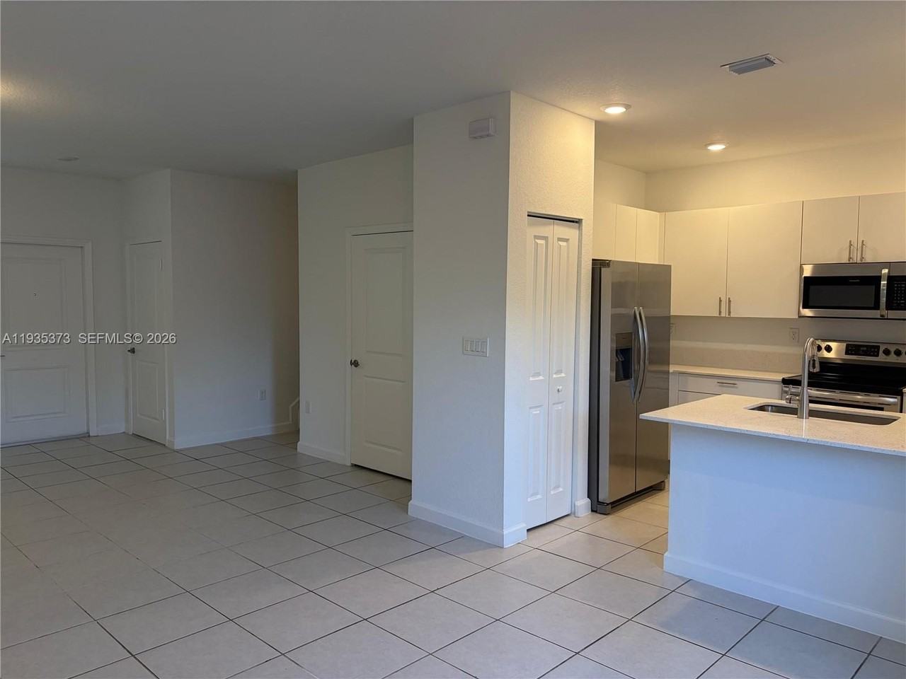 2661 Se 10th St #2661 - Photo 4 of 20