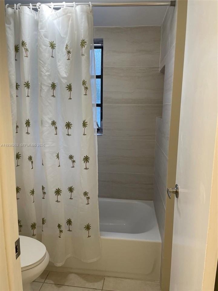 9040 Sw 125th Ave #D307 - Photo 6 of 8