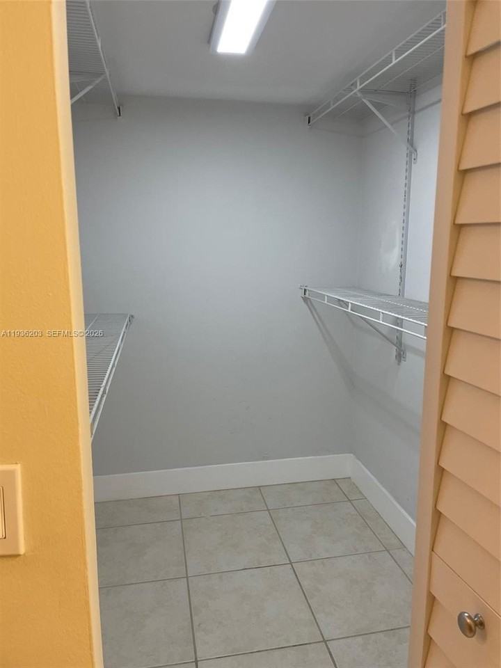 9040 Sw 125th Ave #D307 - Photo 7 of 8