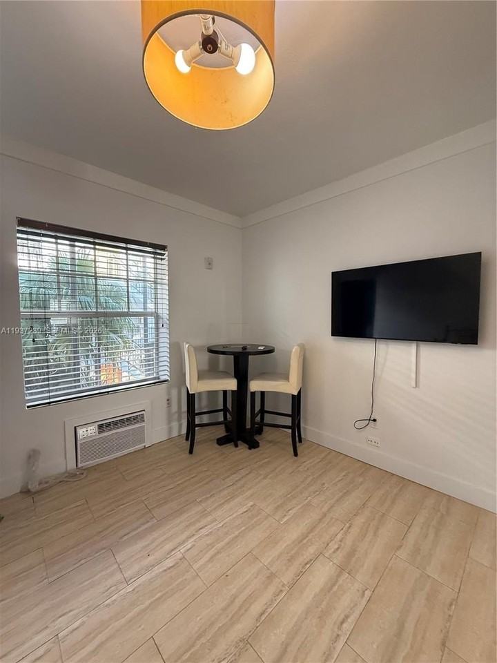 1330 Pennsylvania Ave #203 - Photo 6 of 11