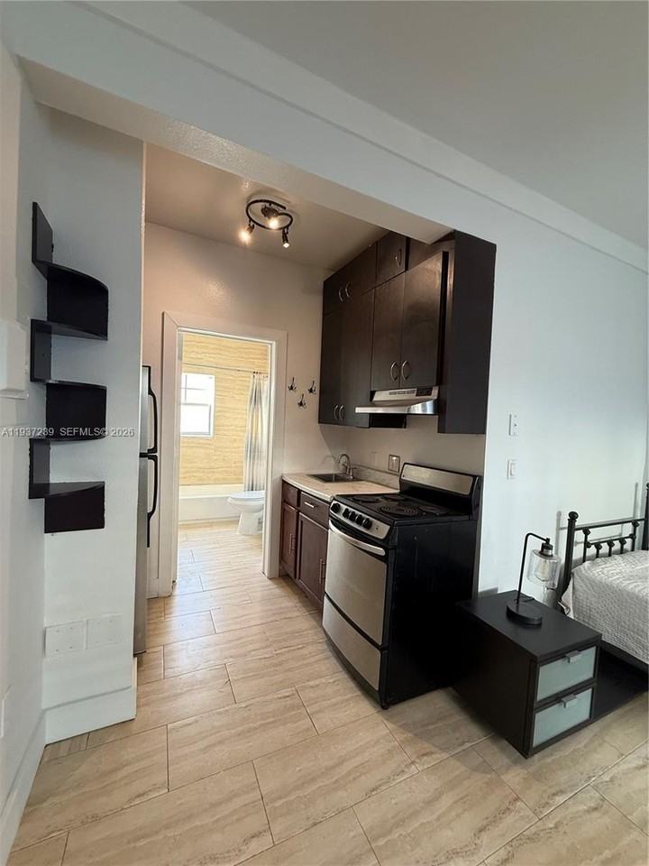 1330 Pennsylvania Ave #203 - Photo 7 of 11