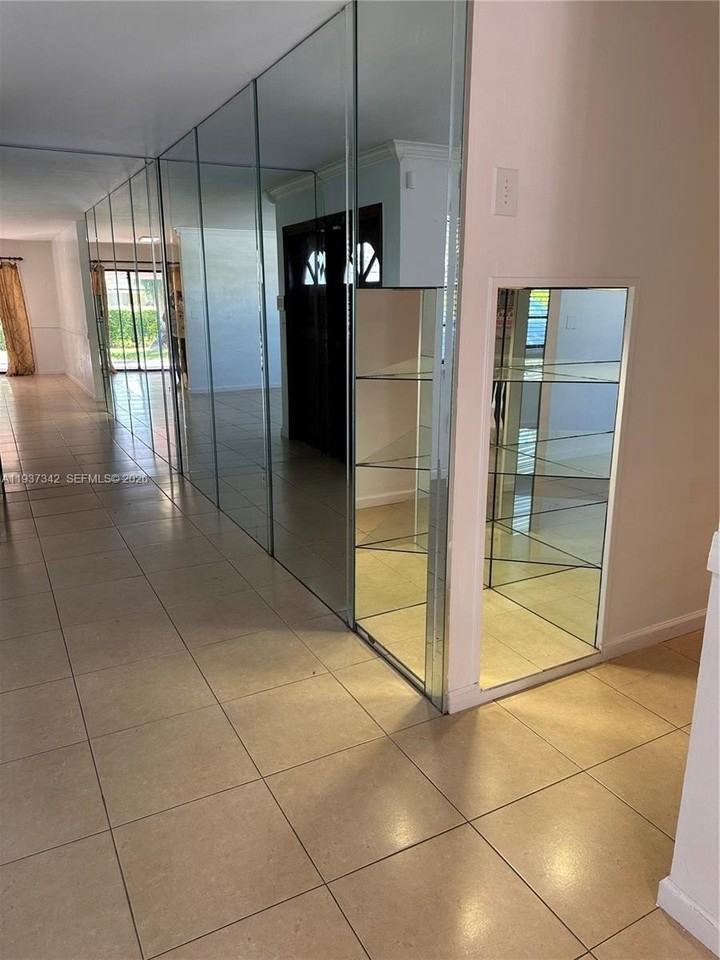 9840 Sw 163rd St - Photo 2 of 11