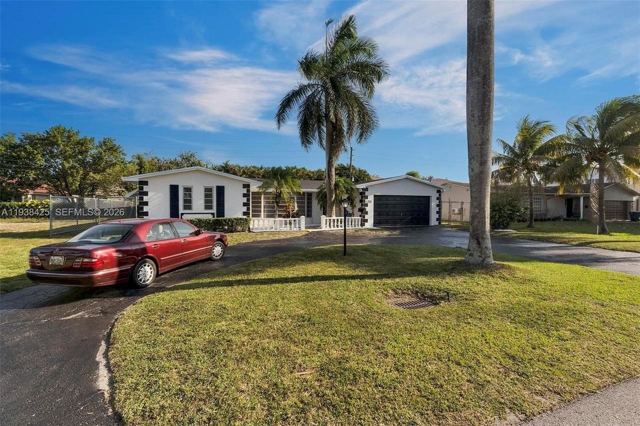 860 Nw 207th St #0 - Photo 4 of 41